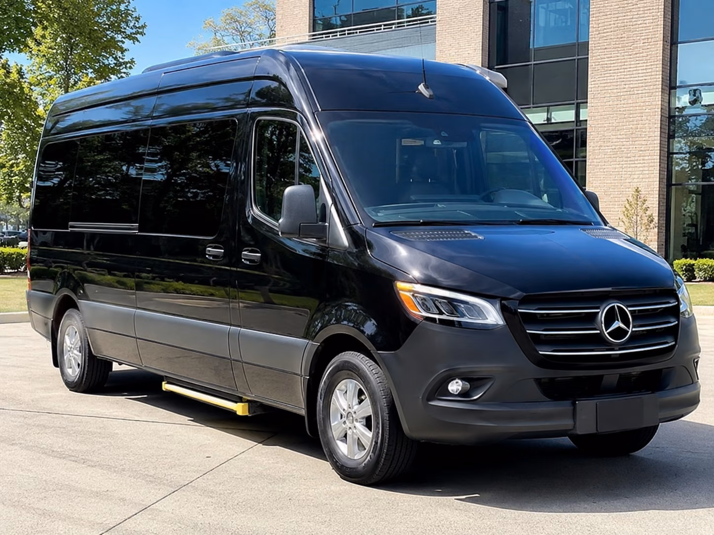 book group transportation for your next airport transfer 1