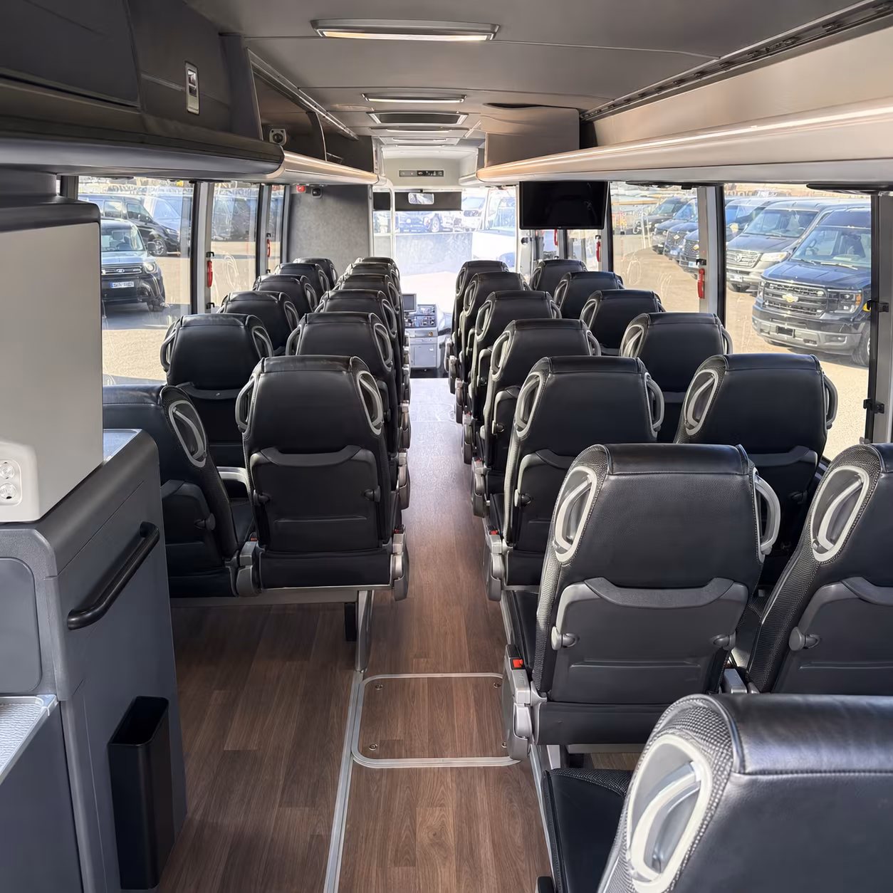 charter buses and minibuses for tasting rooms along rancho california road